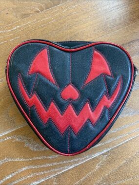 Love pain and stitches meanie heart bag